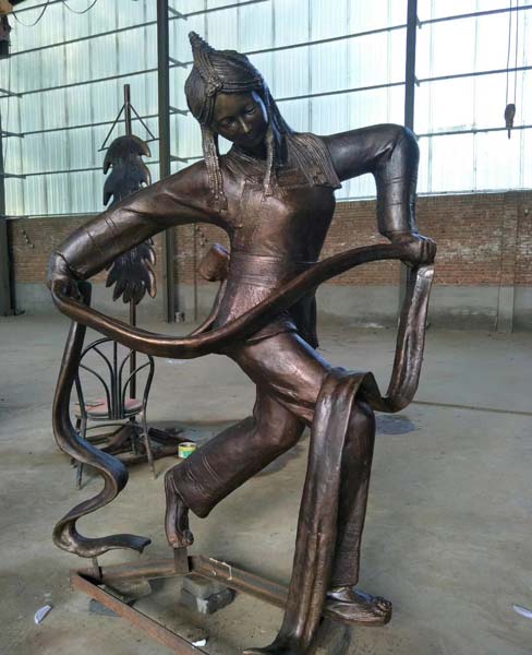 蕪湖人物雕塑簡(jiǎn)述藝術(shù)品為何會(huì)上銹？